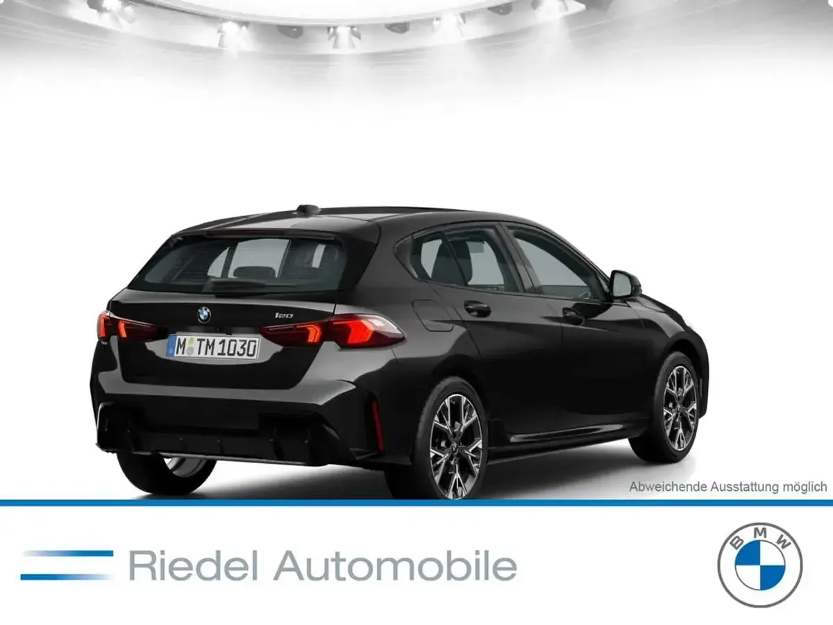 Neu BMW 114 170 PS (125 kW) 2026 Saphirschwarz metallic Kleinwagen