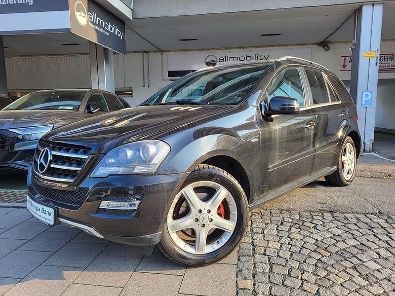 Gebraucht Mercedes ML350 231 PS (169 kW) 2010 Schwarz SUV