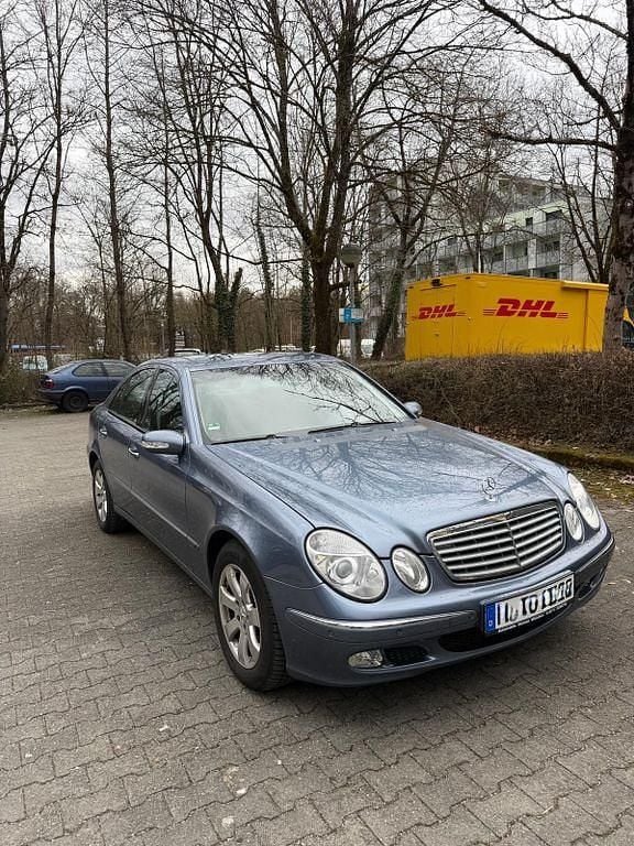 Gebraucht Mercedes E320 224 PS (164 kW) 2003 Blau Limousine