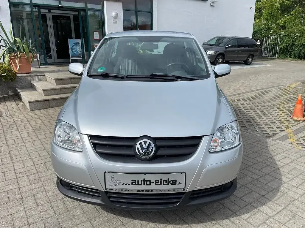 Gebraucht VW Fox 54 PS (39 kW) 2005 Reflexsilber metallic Kleinwagen