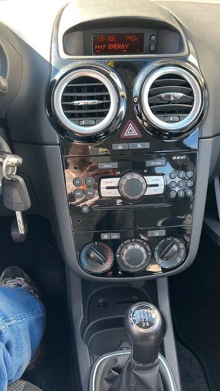 Gebraucht Opel Corsa Innovation 90 PS (66 kW) 2009 Schwarz Kleinwagen