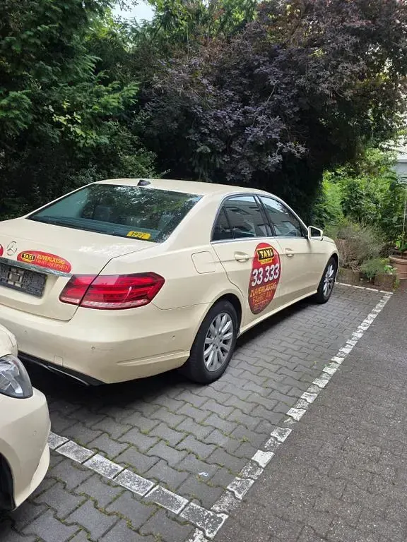 Gebraucht Mercedes E200 136 PS (100 kW) 2015 Limousine