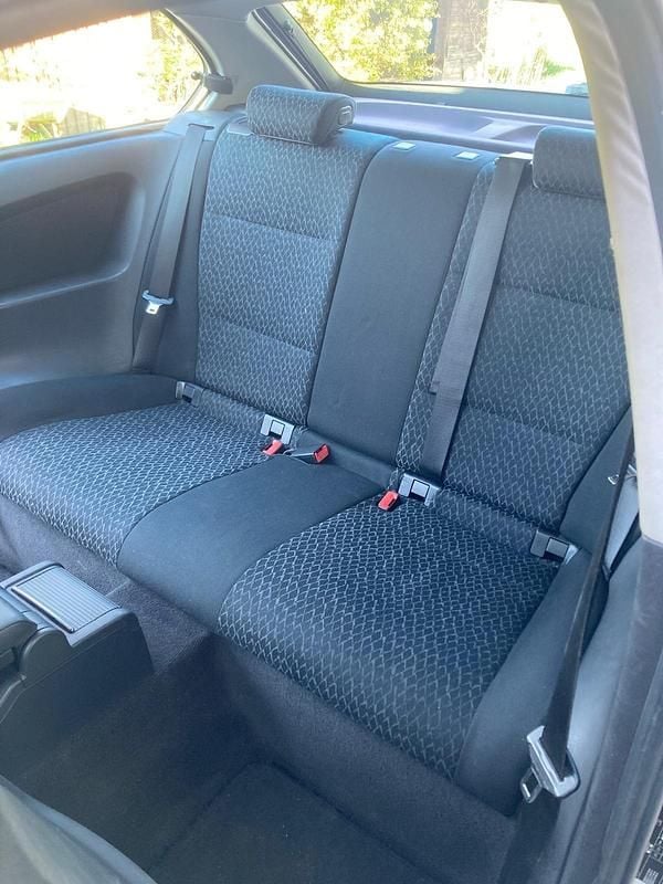 Gebraucht BMW 318 143 PS (105 kW) 2002 Silber Coupé
