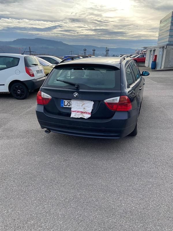 Gebraucht 2007 BMW 320 Kombi | 750 € - Bild 1/4
