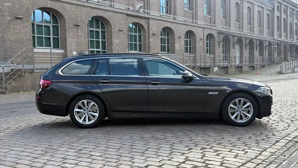 Gebraucht BMW 530 258 PS (189 kW) 2014 Schwarz Kombi