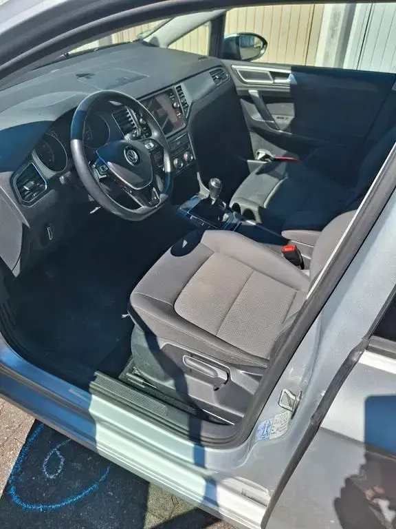 Gebraucht VW Golf Sportsvan 110 PS (80 kW) 2018 Silber Van / Kleinbus