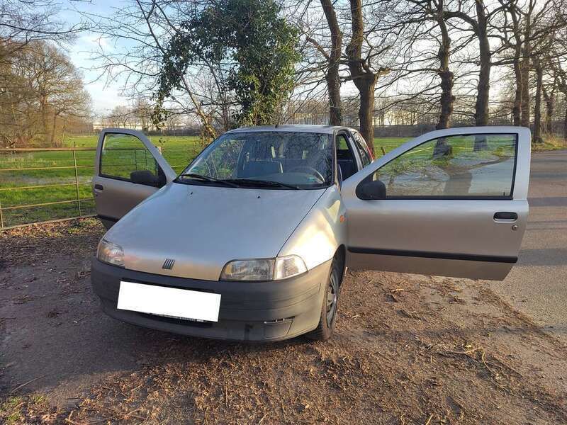 Silber Gebraucht 1999 Fiat Punto Kleinwagen | 2.000 € (Fairer Preis) - Bild 1/4