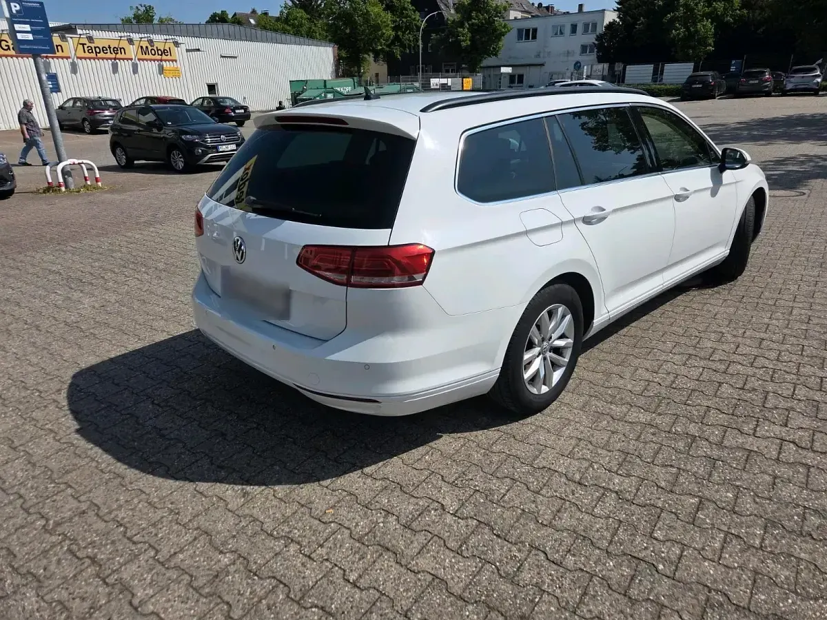 Gebraucht VW Passat 120 PS (88 kW) 2015 Weiß Limousine