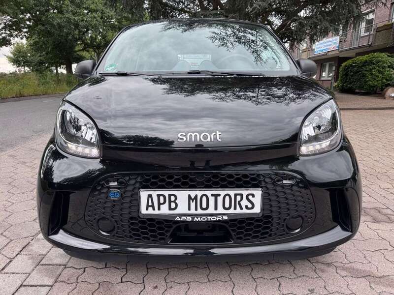 Schwarz Gebraucht 2022 Smart ForFour Electric Drive Limousine | 7.980 € (Superpreis) - Bild 1/4