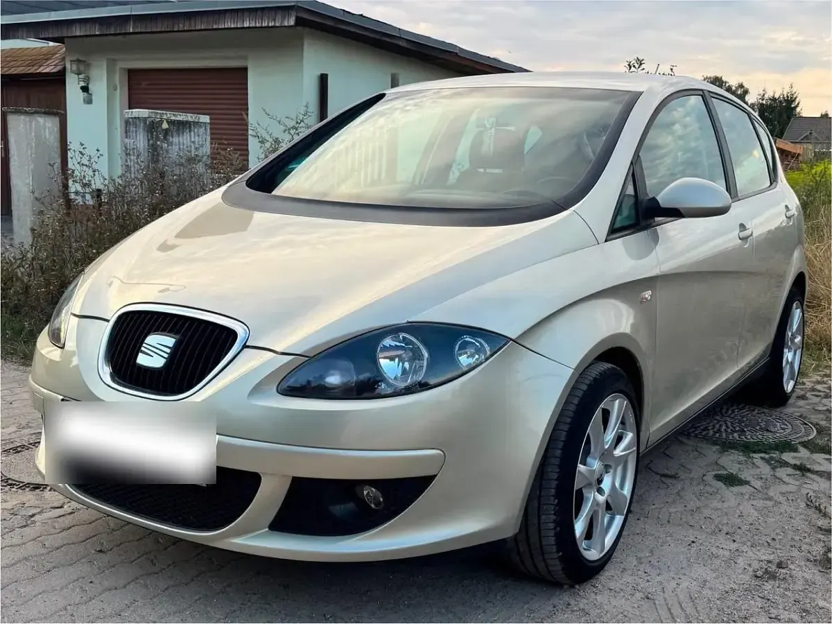 Gebraucht Seat Altea 102 PS (75 kW) 2005 Gold Van / Kleinbus