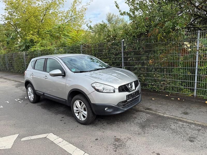 Silber Gebraucht 2012 Nissan Qashqai SUV | 5.499 € (Superpreis) - Bild 1/4