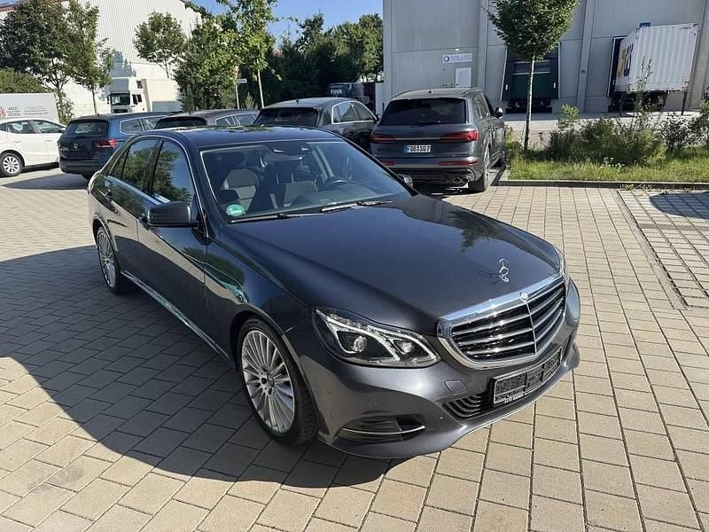 Grau Gebraucht 2013 Mercedes 300 Elegance Limousine | 11.950 € (Fairer Preis) - Bild 1/4