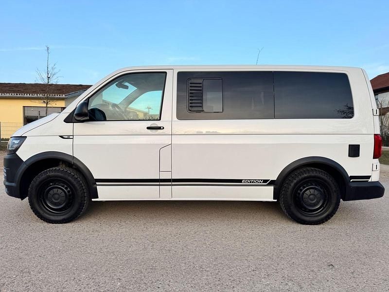 Gebraucht VW Transporter 102 PS (75 kW) 2018 Weiß Van