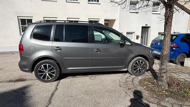 Gebraucht VW Touran 105 PS (77 kW) 2014 Grau Van / Kleinbus