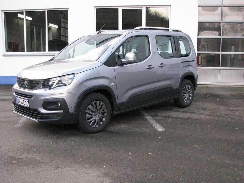 Grau Gebraucht 2019 Peugeot Rifter Allure Van / Kleinbus | 21.900 € (Fairer Preis) - Bild 1/4