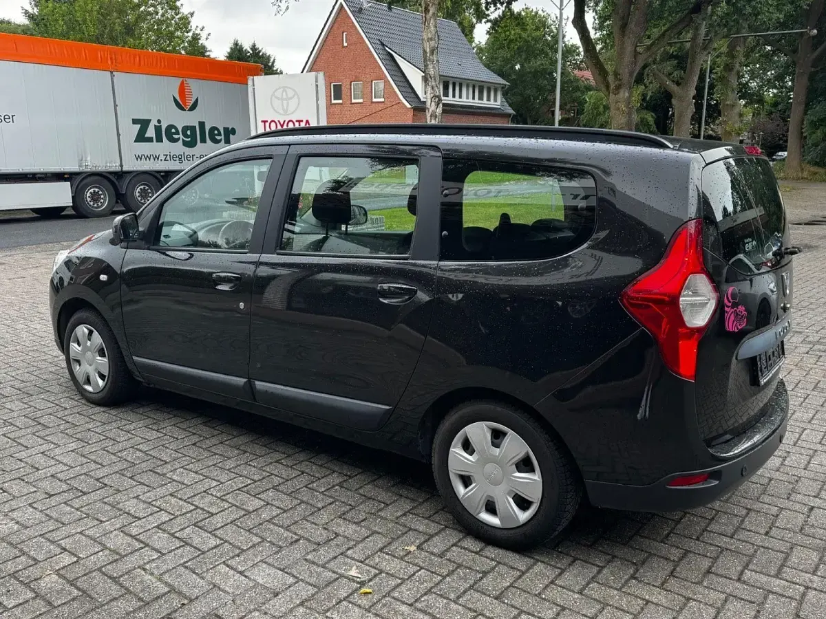 Gebraucht Dacia Lodgy Prestige 116 PS (85 kW) 2013 Schwarz Van / Kleinbus