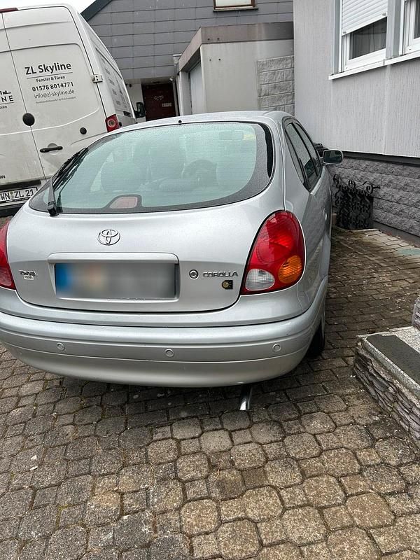Gebraucht Toyota Corolla 110 PS (80 kW) 2000 Silber Limousine