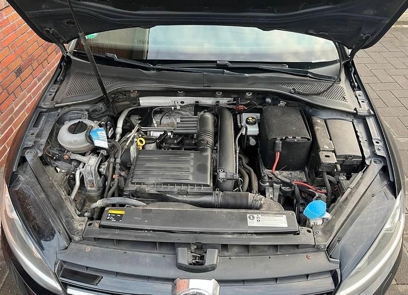 Gebraucht VW Golf VII Highline 122 PS (89 kW) 2015 Schwarz Kleinwagen