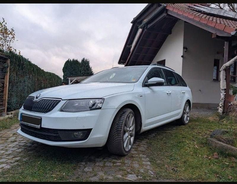 Weiß Gebraucht 2016 Skoda Octavia Joy Kombi | 13.000 € (Guter Preis) - Bild 1/4