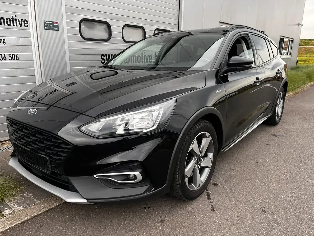 Gebraucht Ford Focus Active 125 PS (91 kW) 2020 Schwarz Limousine