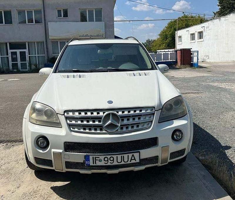 Weiß Gebraucht 2008 Mercedes ML55 AMG SUV | 8.900 € - Bild 1/4