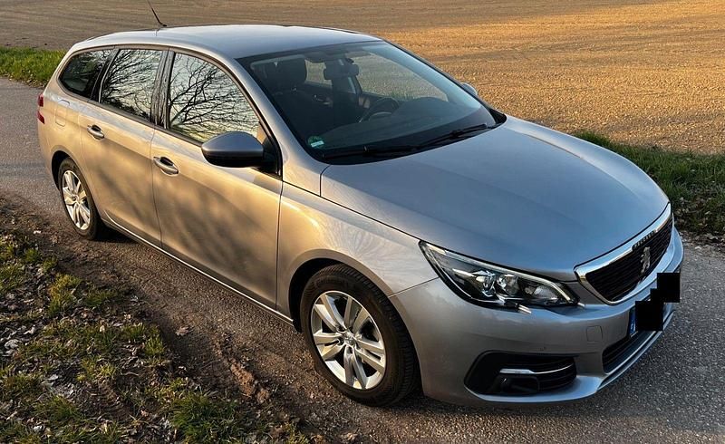 Gebraucht Peugeot 308 Active 131 PS (96 kW) 2019 Grau Kombi