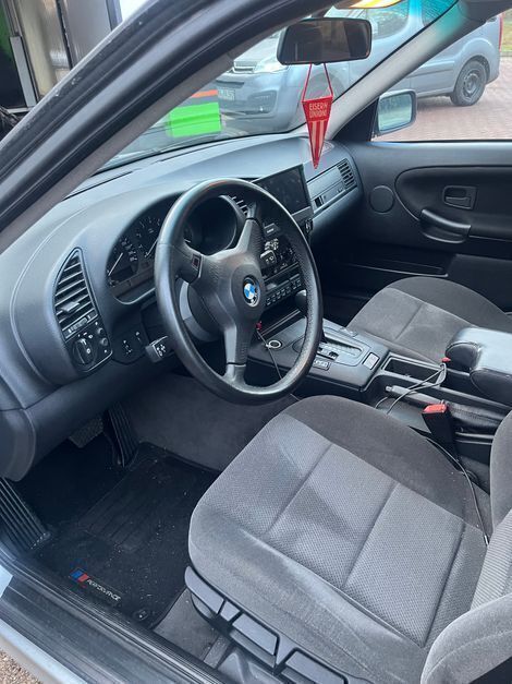 Second-hand BMW 320 150 CP (110 kW) 1992 Argintiu Berlinǎ