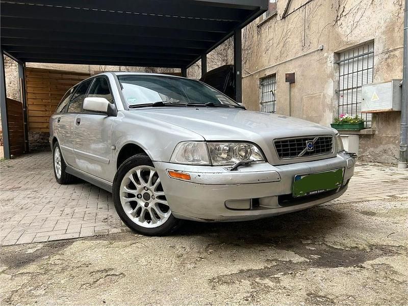 Gebraucht Volvo V40 109 PS (80 kW) 2001 Silber Kombi