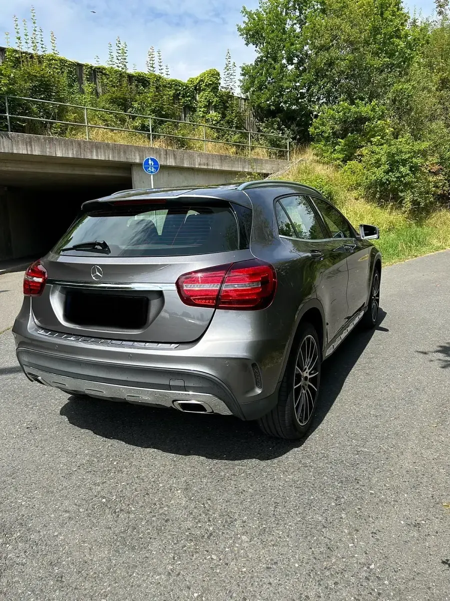 Gebraucht Mercedes GLA180 AMG line 2017 Grau SUV