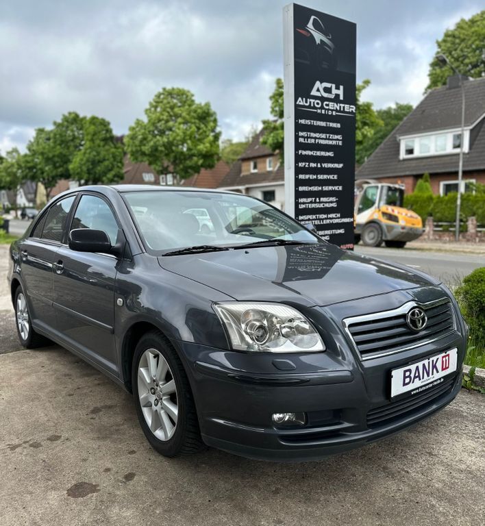Grau Gebraucht 2006 Toyota Avensis Executive Kleinwagen | 4.999 € (Etwas zu teuer) - Bild 1/4