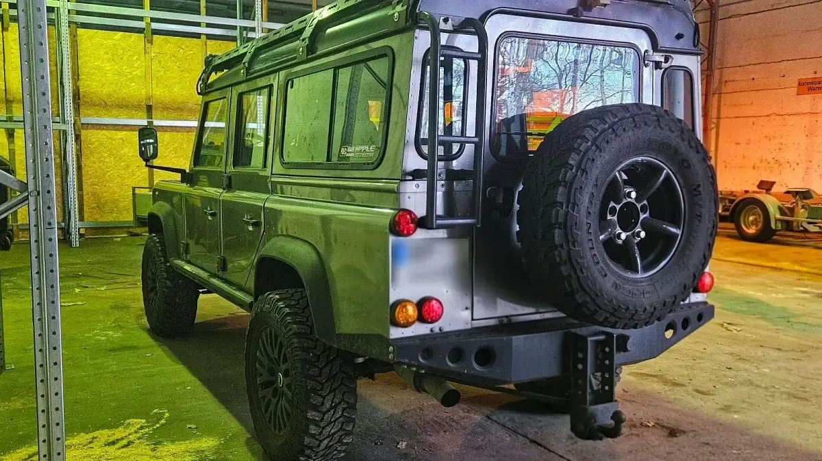 Gebraucht Land Rover Defender 500 PS (367 kW) 2006 Silber SUV
