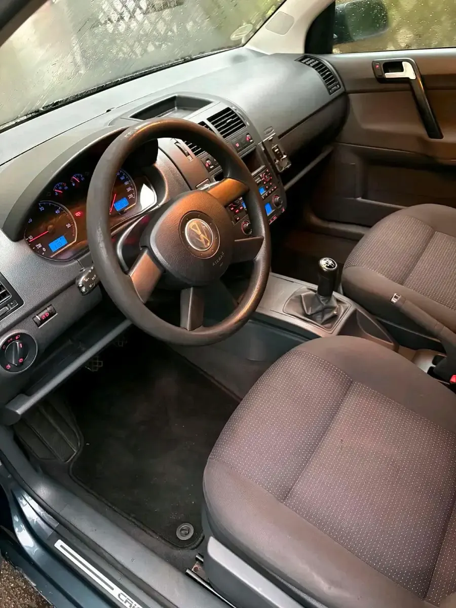 Gebraucht VW Polo 100 PS (73 kW) 2004 Grau Kleinwagen