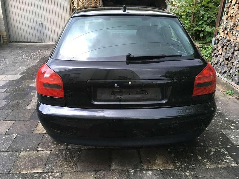 Gebraucht Audi A3 Ambiente 102 PS (75 kW) 2002 Schwarz Kleinwagen
