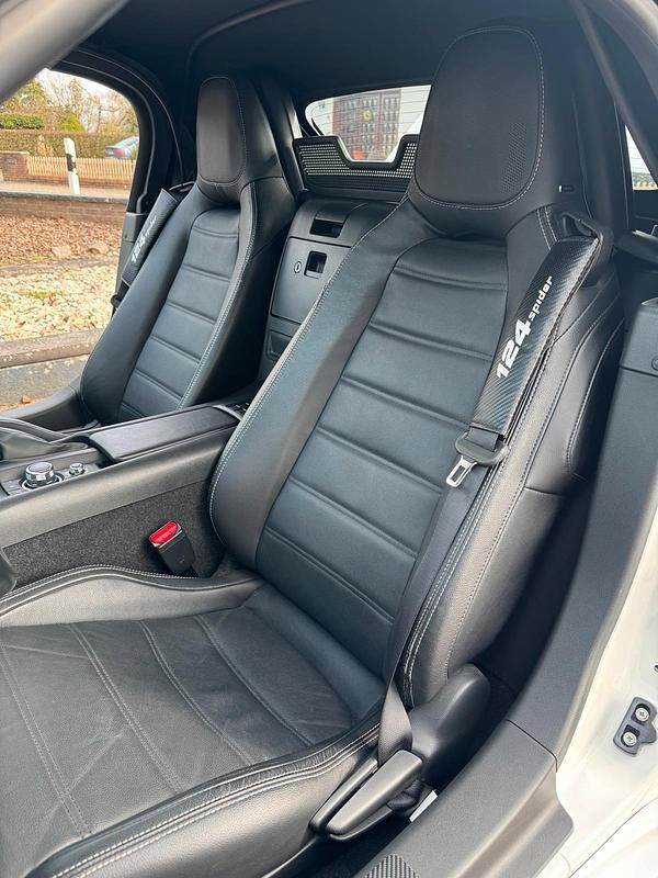 Gebraucht Fiat 124 Spider S 140 PS (102 kW) 2019 Weiß Cabrio