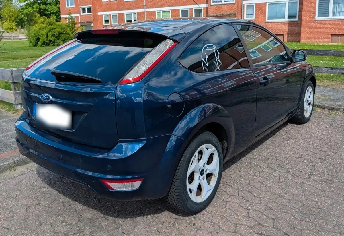 Usata Ford Focus Viva 101 CV (74 kW) 2011 Blu Berlina
