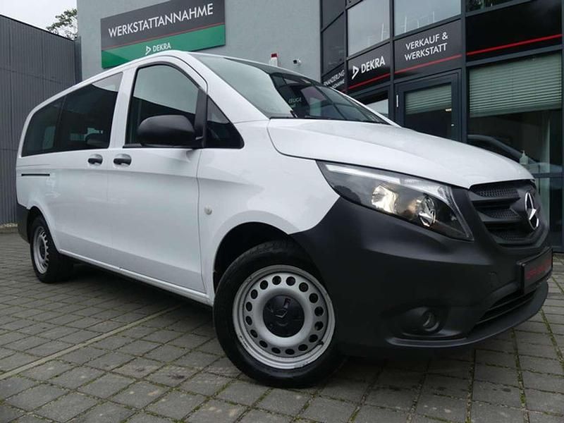 Arktikweiss Gebraucht 2020 Mercedes Vito Van / Kleinbus | 29.800 € (Fairer Preis) - Bild 1/4