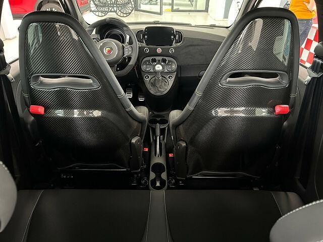 Second-hand Abarth 695 180 CP (132 kW) 2024 Negru Hatchback