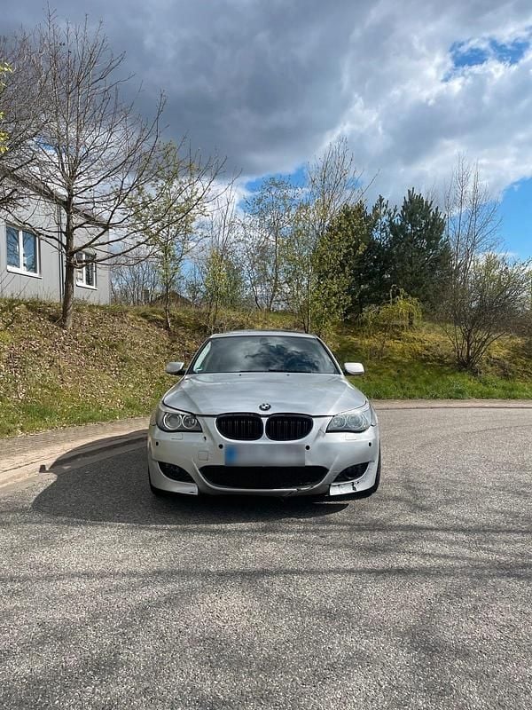 Gebraucht BMW 525 218 PS (160 kW) 2005 Grau Limousine