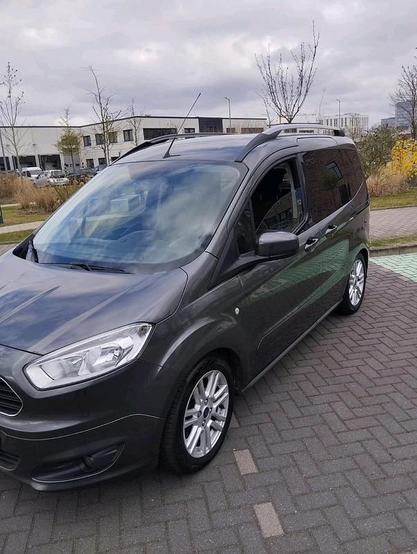 Grau Gebraucht 2015 Ford Transit Titanium Kombi | 5.950 € - Bild 1/4