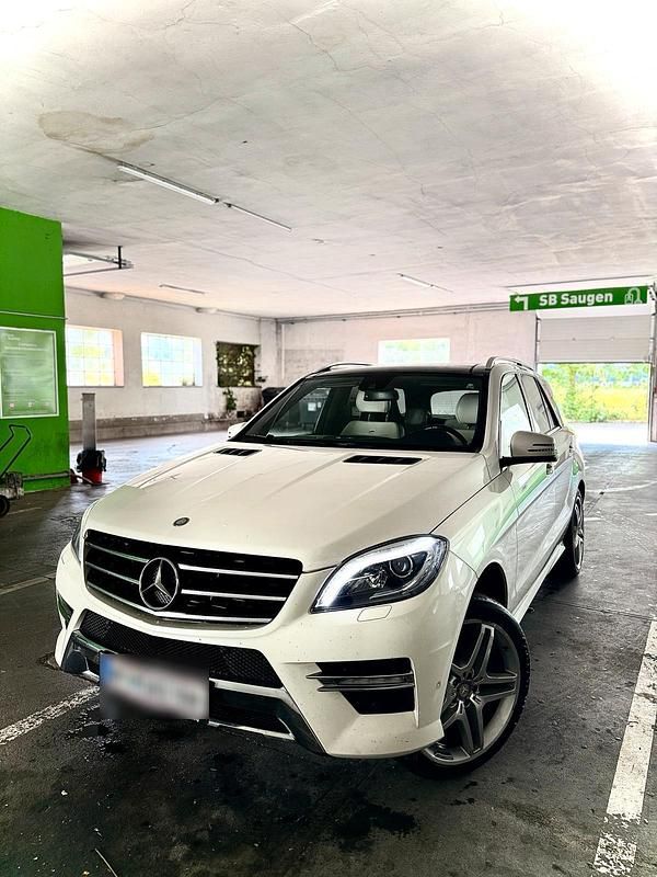 Weiß Gebraucht 2012 Mercedes ML350 AMG Edition 1 SUV | 19.999 € - Bild 1/4