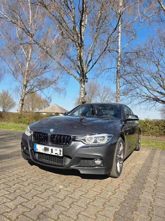 Gebraucht BMW 320 M Sport 184 PS (135 kW) 2016 Grau Limousine