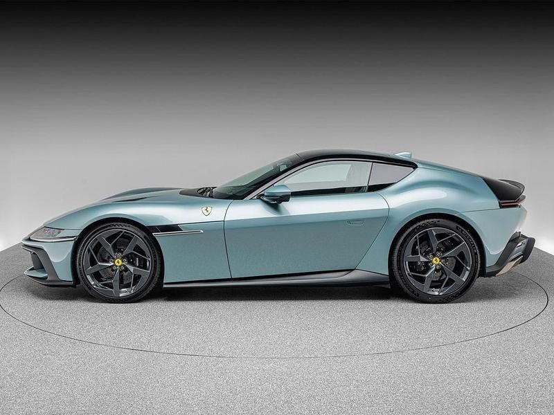 Gebraucht Ferrari 12 Cilindri 825 PS (606 kW) 2024 Celeste Coupé