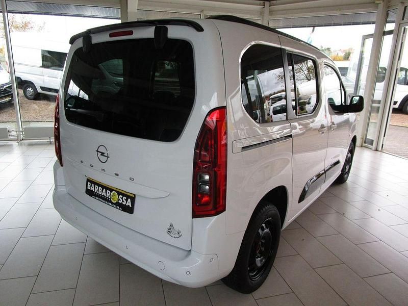 Gebraucht Opel Combo Life 131 PS (96 kW) 2024 Weiß Van / Kleinbus