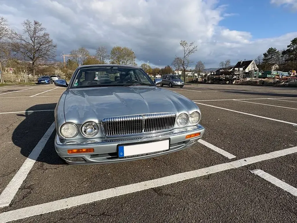 Gebraucht Jaguar X300 241 PS (177 kW) 1995 Silber Limousine