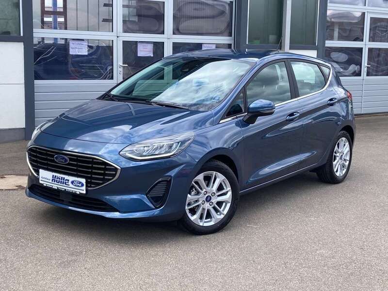 Chromablau metallic Gebraucht 2022 Ford Fiesta Titanium Kleinwagen | 20.590 € (Fairer Preis) - Bild 1/4