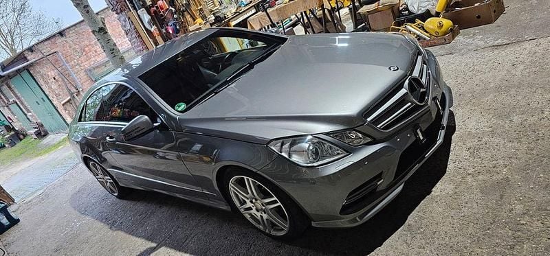 Gebraucht Mercedes E200 184 PS (135 kW) 2013 Grau Coupé