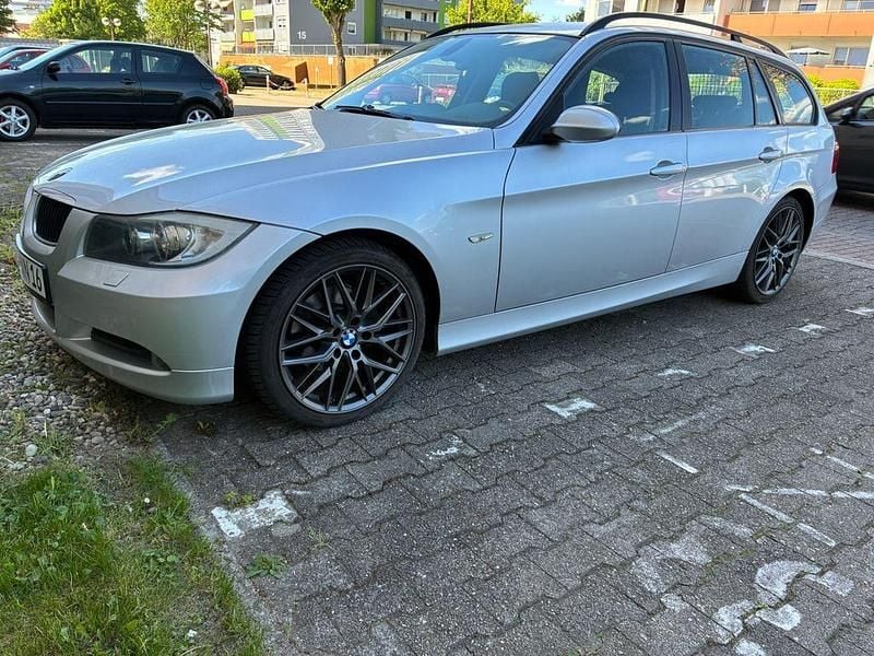 Silber Gebraucht 2008 BMW 318 Kombi | 3.650 € (Guter Preis) - Bild 1/4