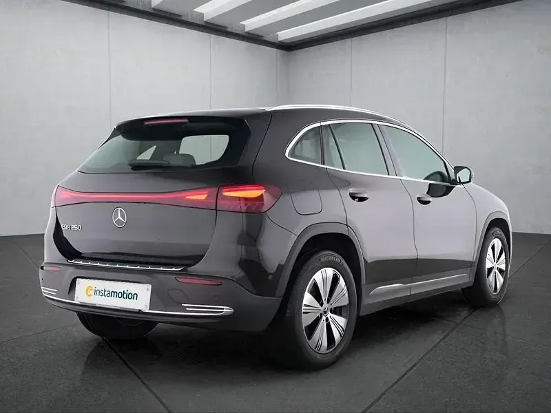 Second-hand Mercedes EQA250 139 kW (190 CP) 2025 Negru SUV