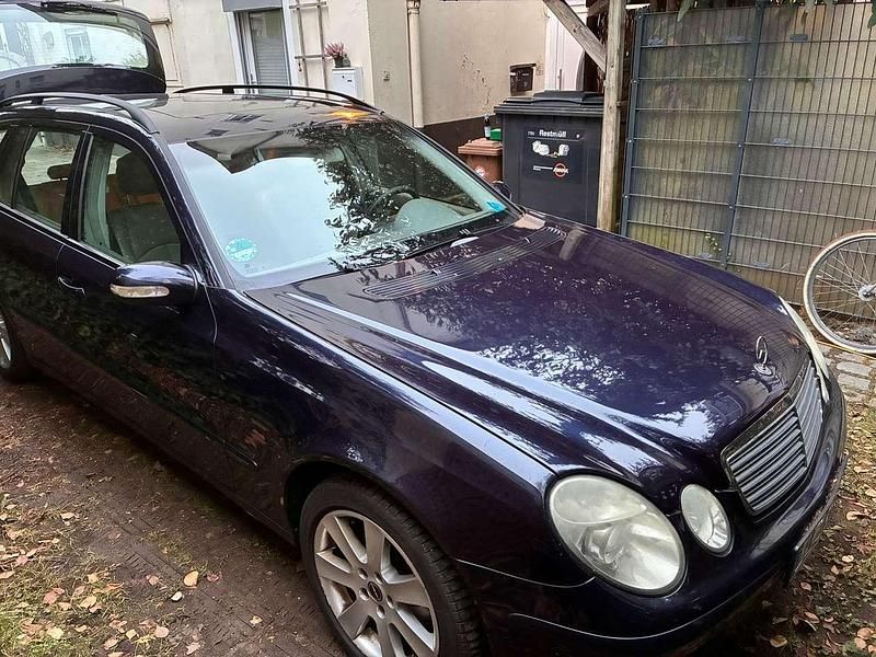 Blau Gebraucht 2004 Mercedes E280 Elegance Kombi | 1.950 € (Superpreis) - Bild 1/4