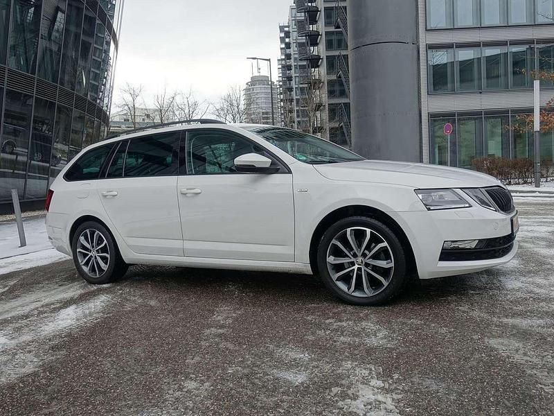 Gebraucht Skoda Octavia Soleil 150 PS (110 kW) 2019 Bila candy/candyweiss Kombi